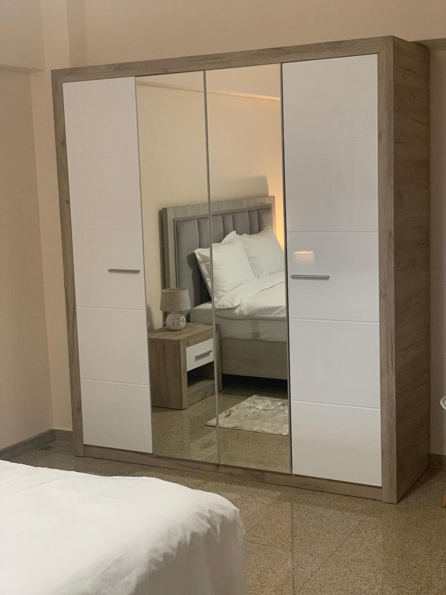 Minerva Ultracentral Apartman Craiova Kültér fotó
