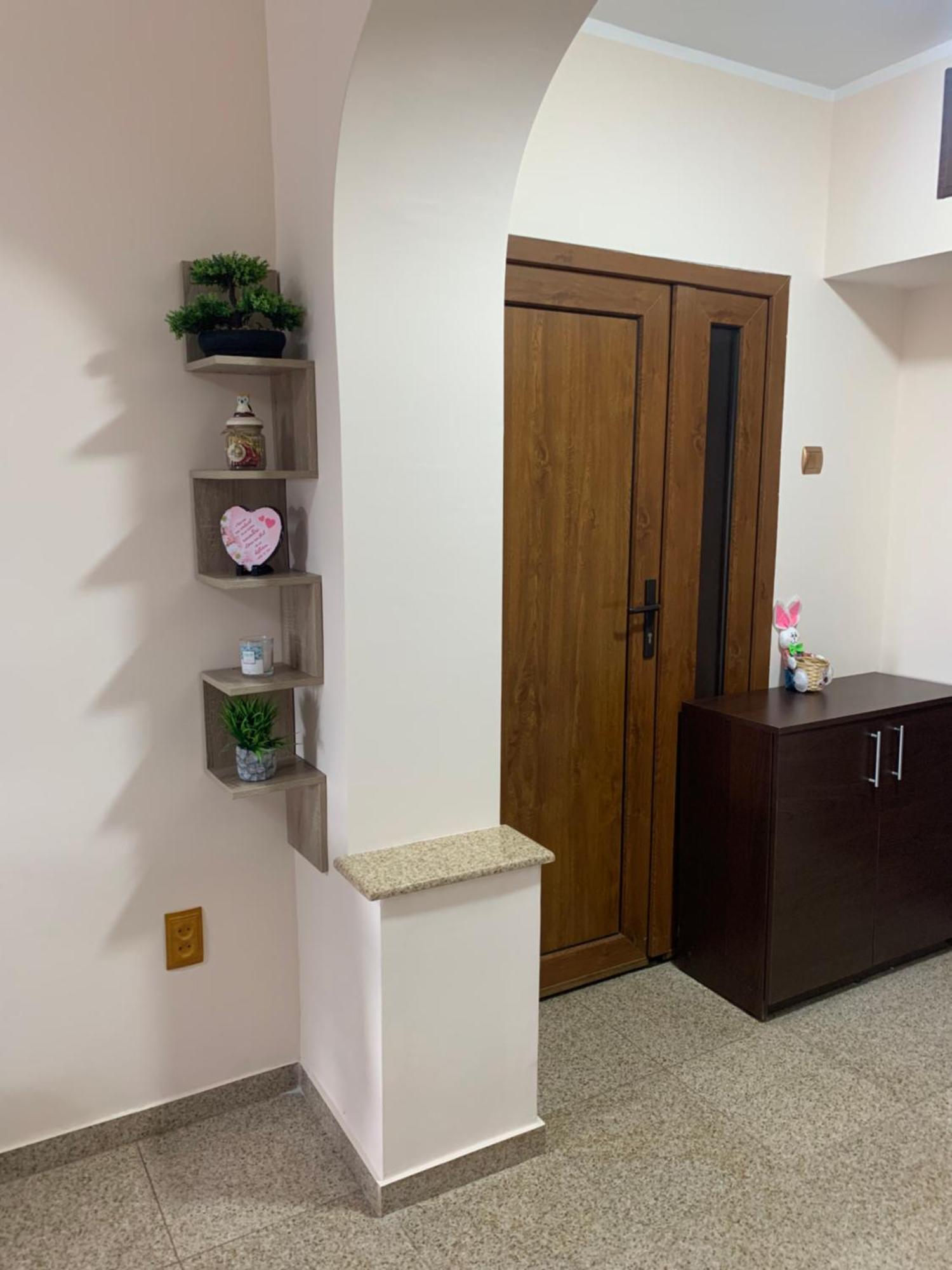 Minerva Ultracentral Apartman Craiova Kültér fotó