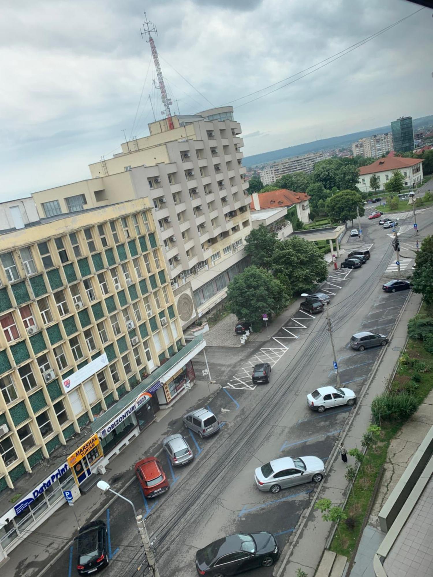 Minerva Ultracentral Apartman Craiova Kültér fotó
