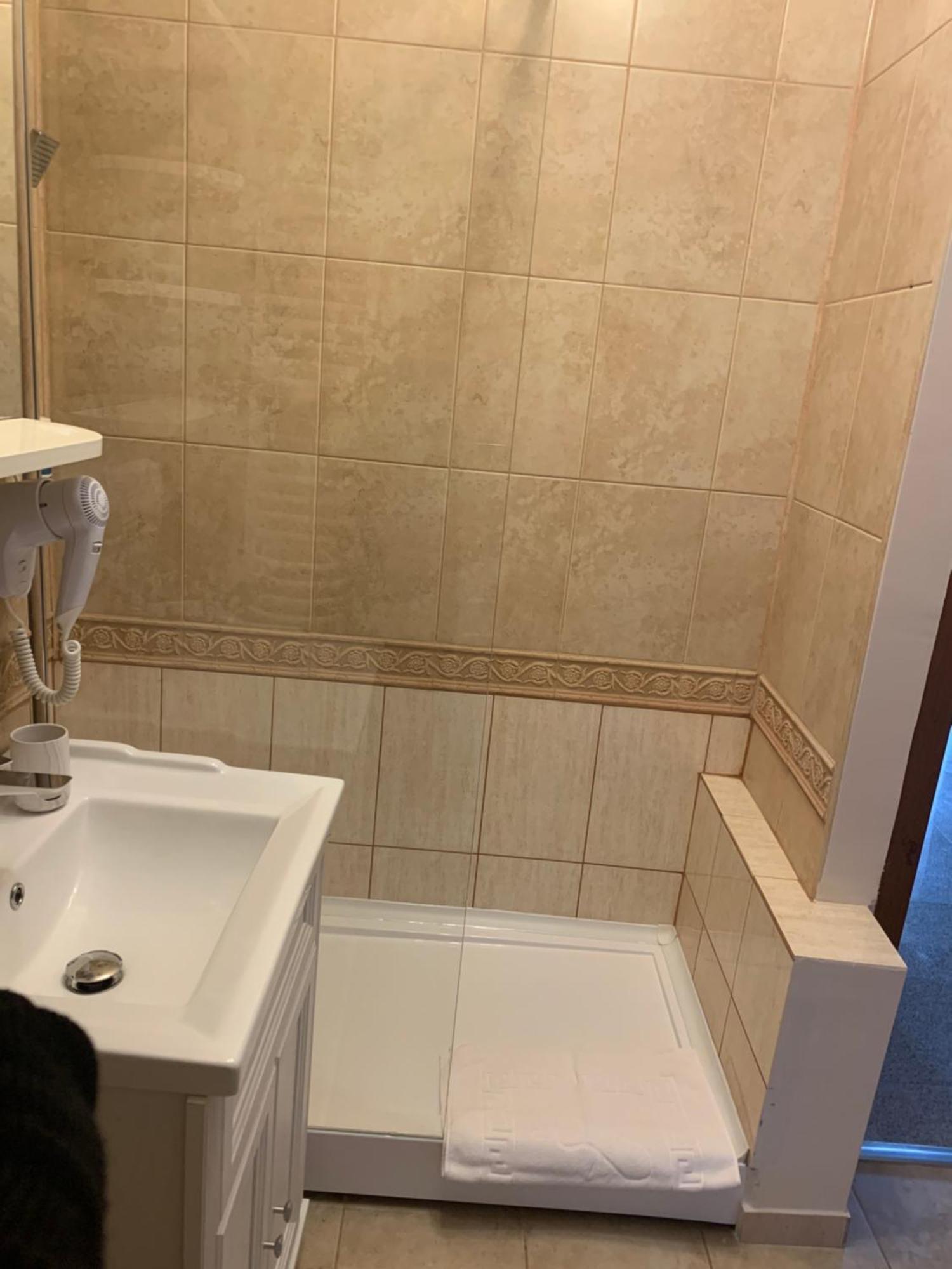 Minerva Ultracentral Apartman Craiova Kültér fotó