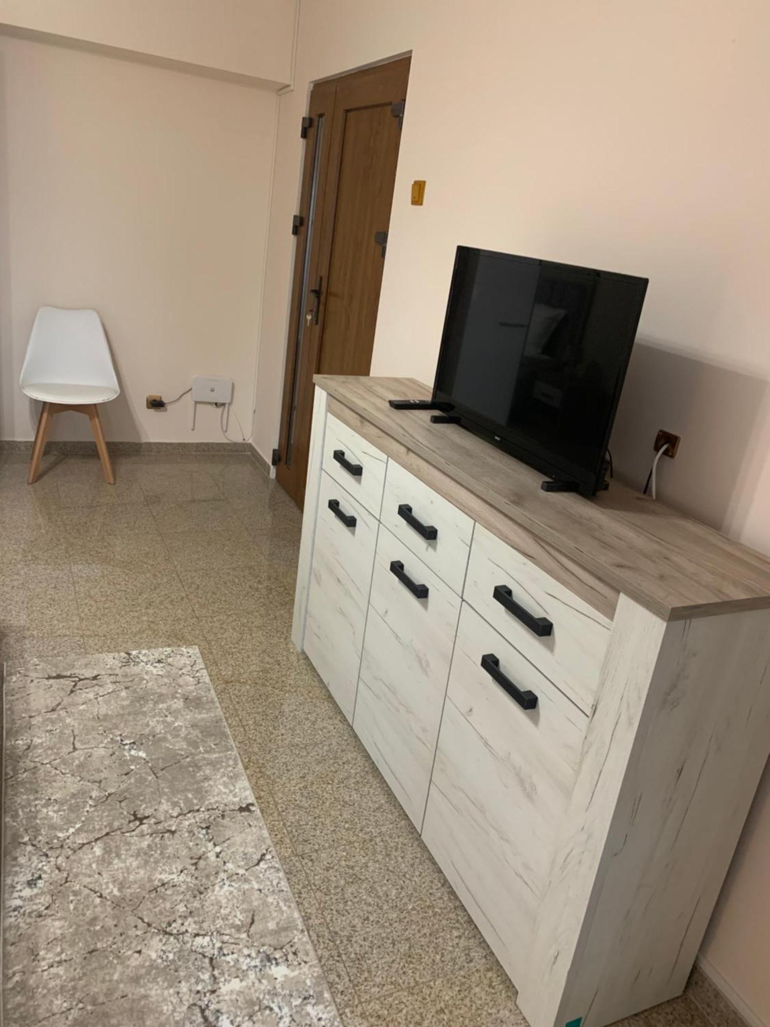 Minerva Ultracentral Apartman Craiova Kültér fotó