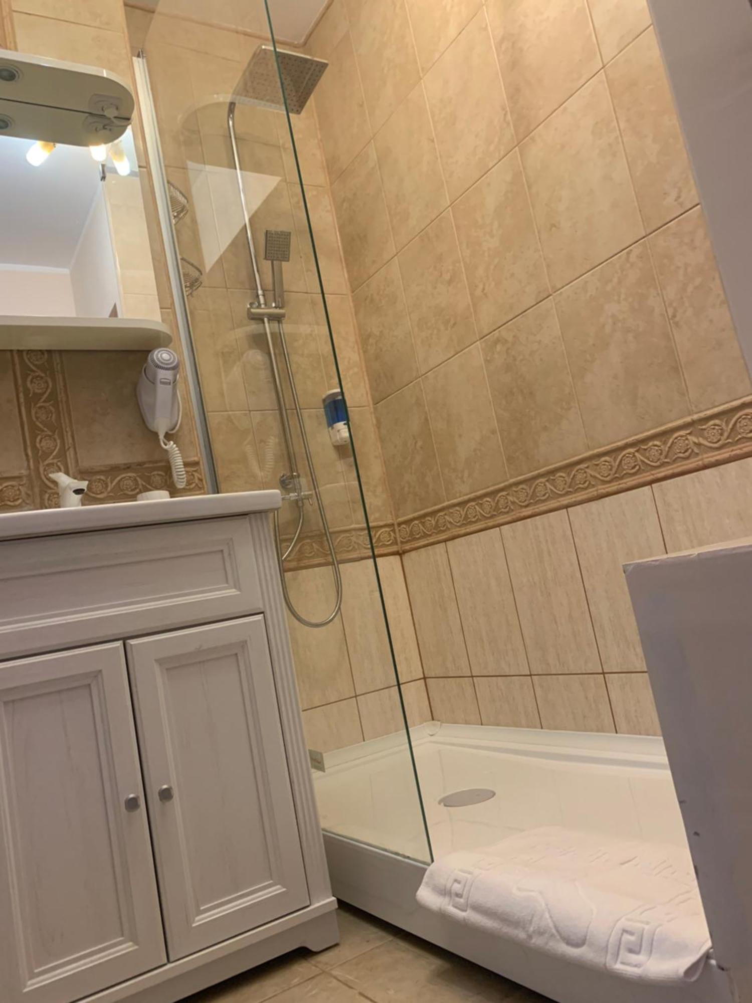 Minerva Ultracentral Apartman Craiova Kültér fotó