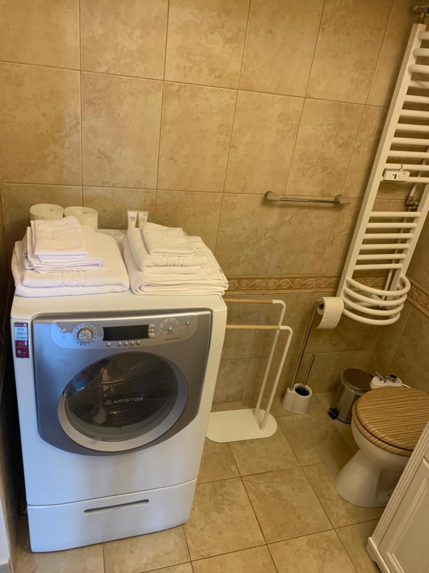 Minerva Ultracentral Apartman Craiova Kültér fotó