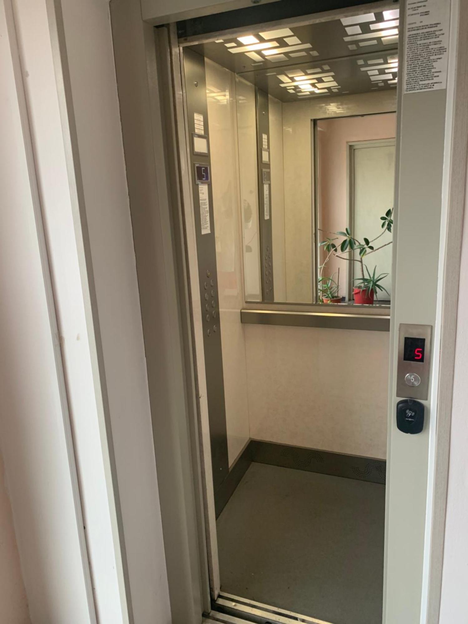 Minerva Ultracentral Apartman Craiova Kültér fotó